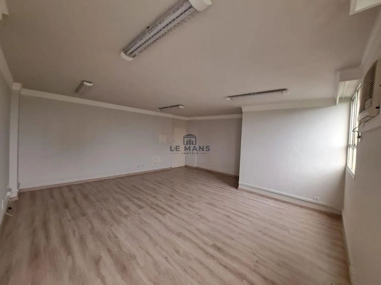 Sala para alugar em Piracicaba, Alemães, com 45 m², Racz Center