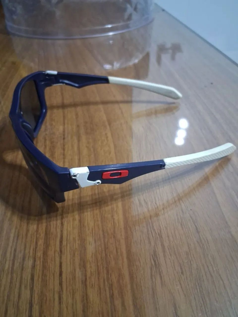 Oculos aokley original com caixa e nota de compra  - Foto 4