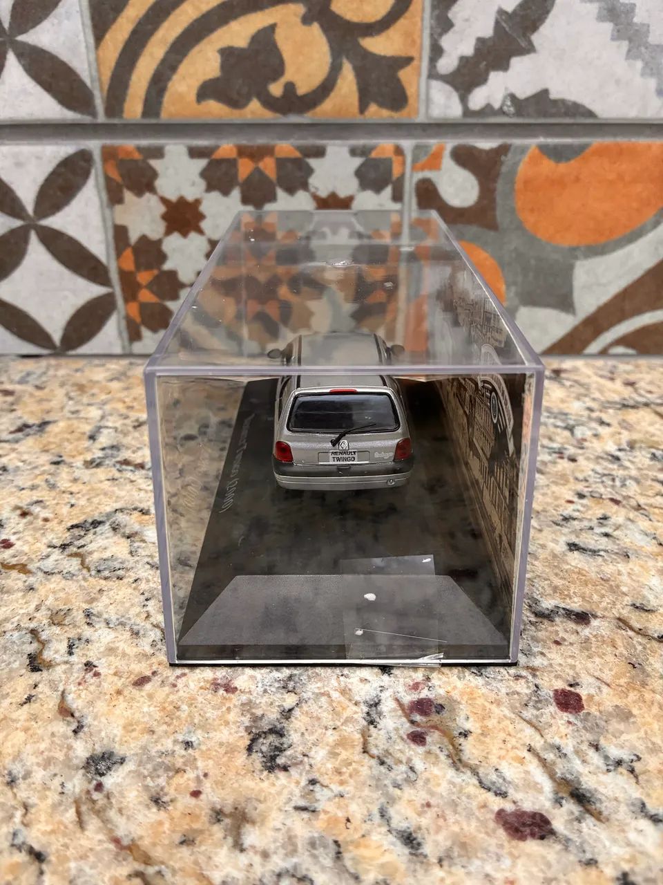 Miniatura Renault Twingo 2000 - Escala 1:43 - Foto 4