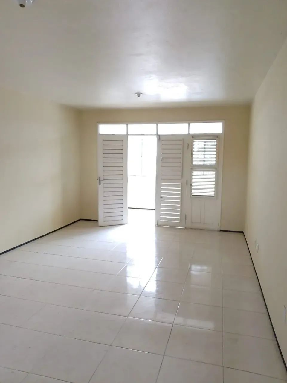 Apartamento com 85m2, 03 quartos, sala com varanda, 01 vaga de garagem. - Foto 4