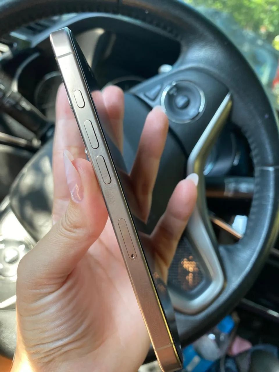 Vendo iPhone 16 pro impecável  - Foto 4