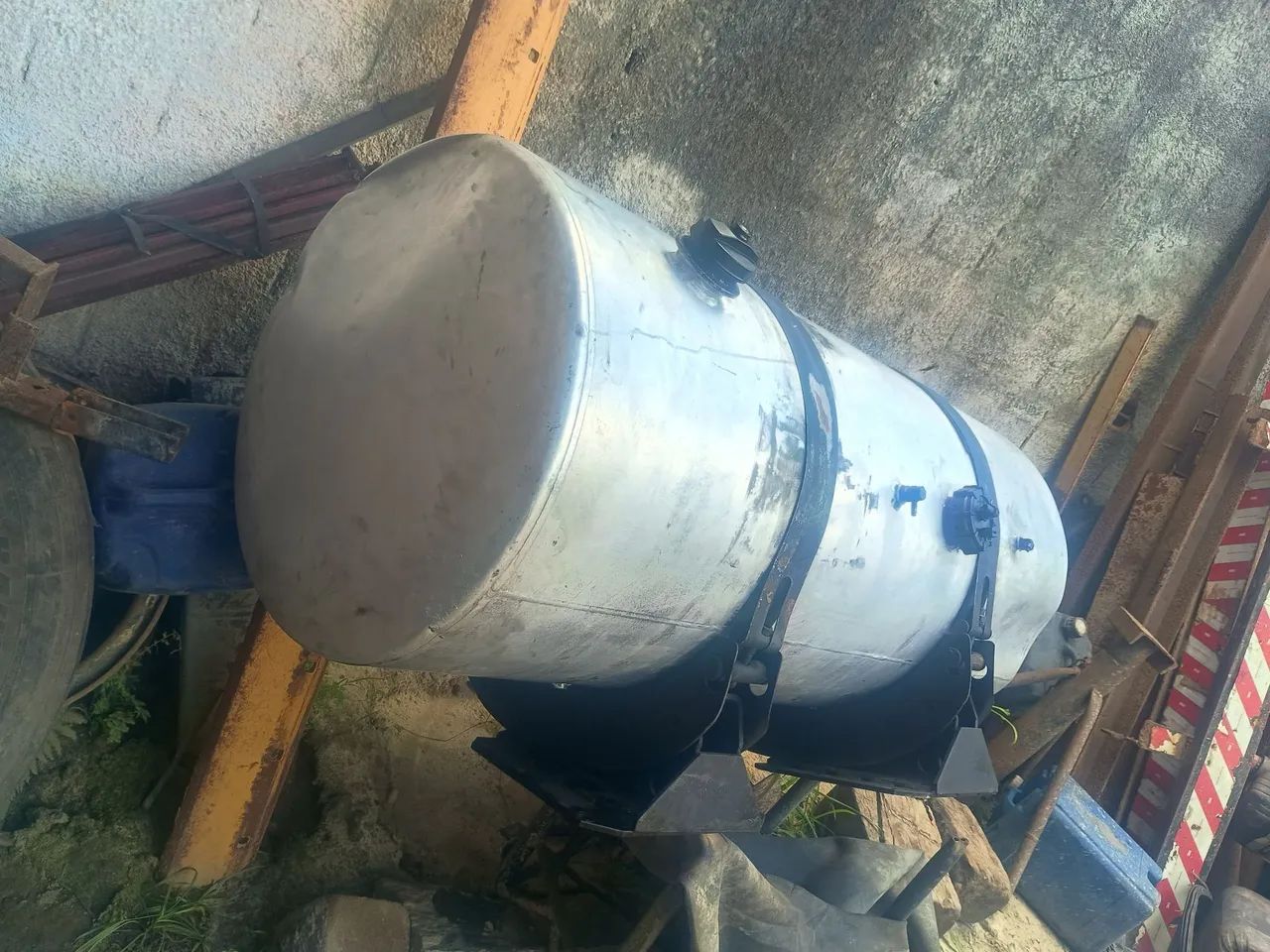 Tanque de alumínio e quinta roda  - Foto 2