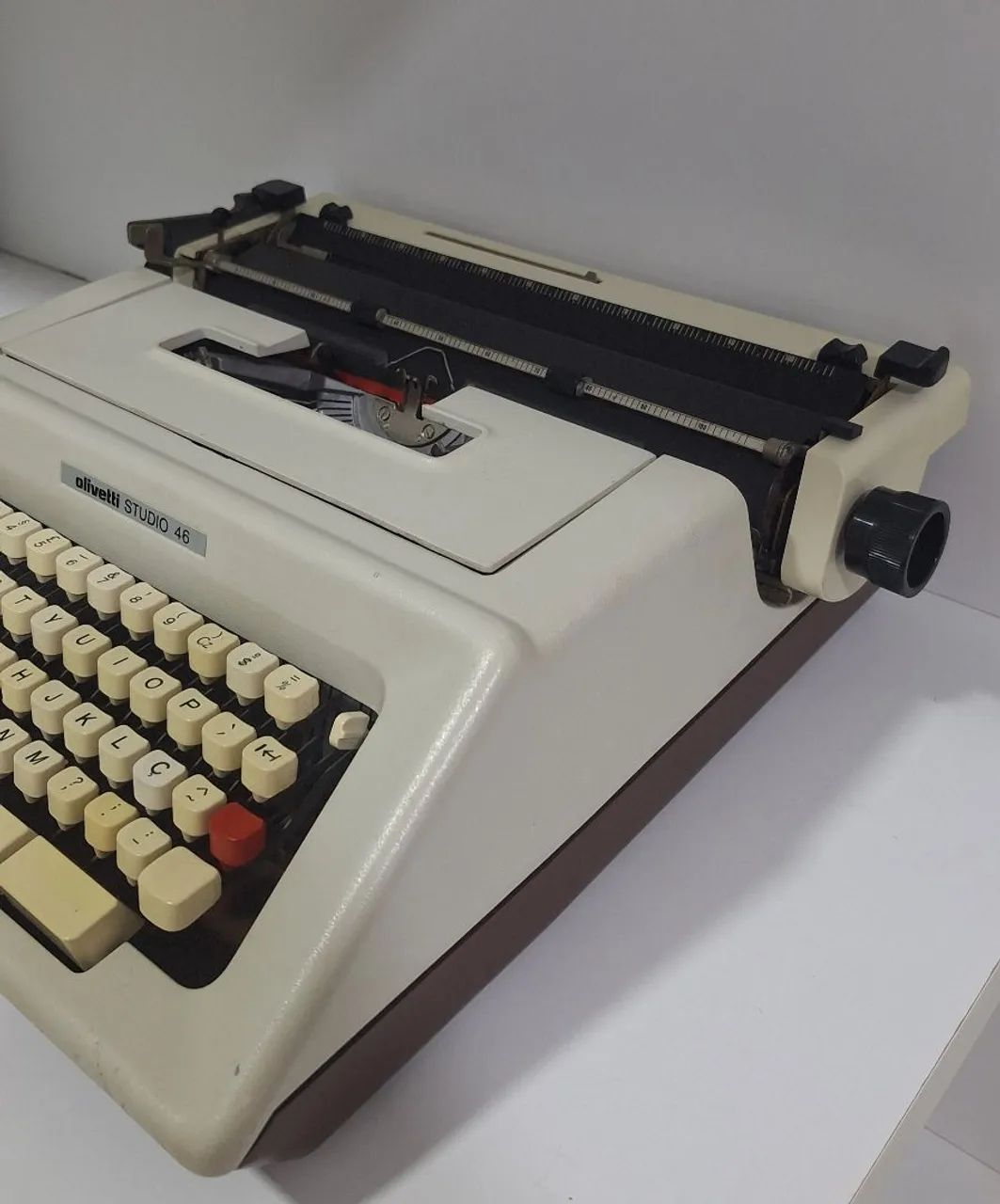 Máquina de Escrever OLIVETTI STUDIO 46. - Foto 5