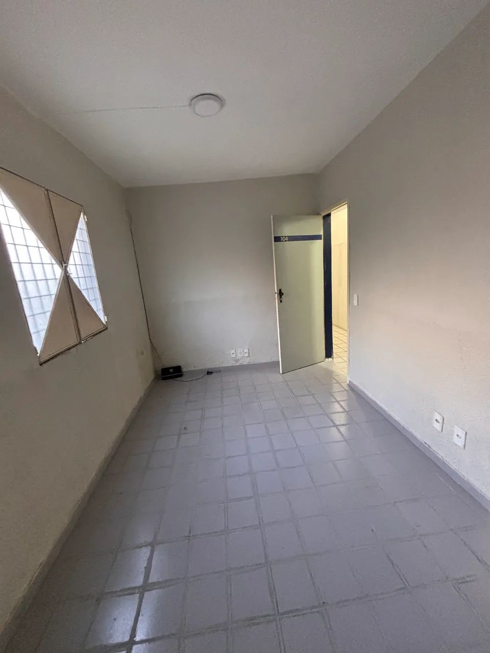 Aluguel. Alugo sala comercial no Farol. - Foto 2
