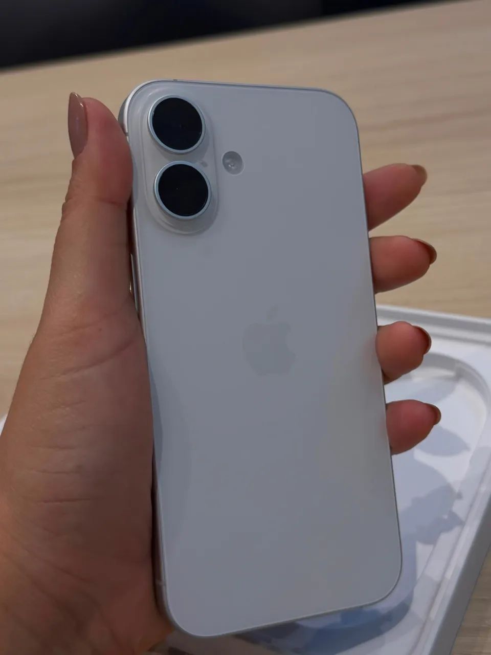 Iphone 16 126 3 meses de uso 