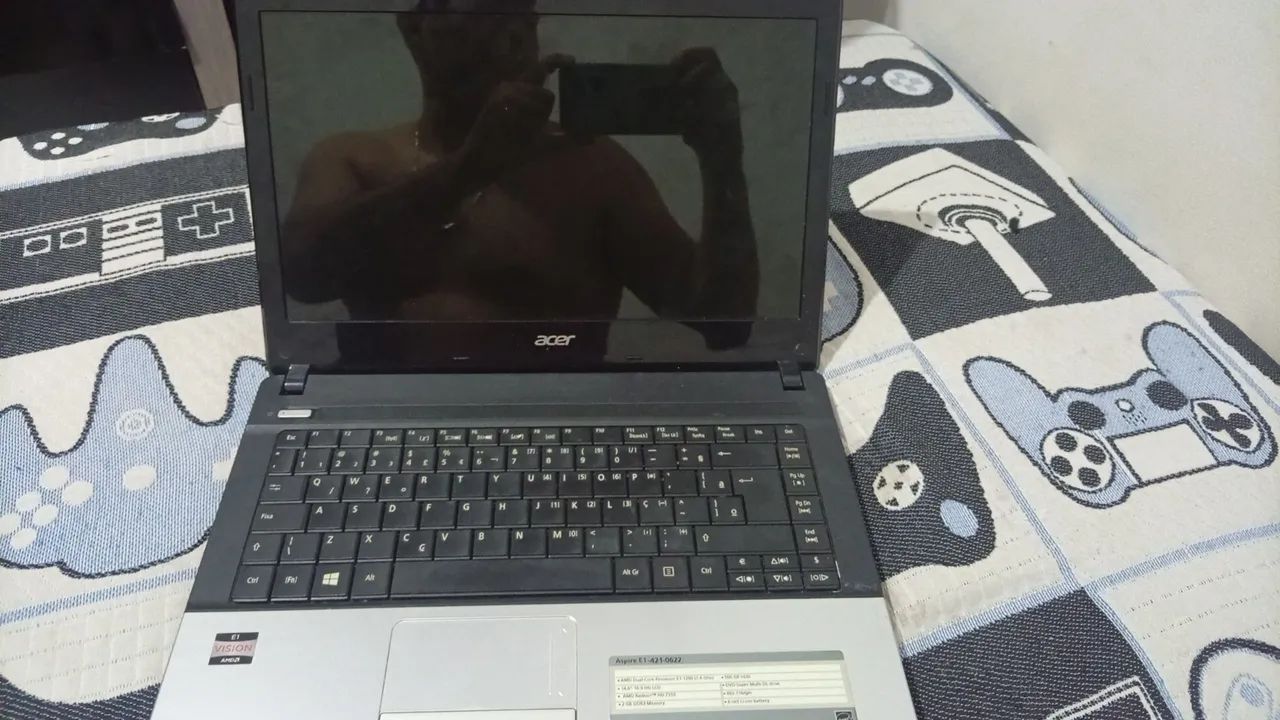 Notebook troco por celular o bicicleta 