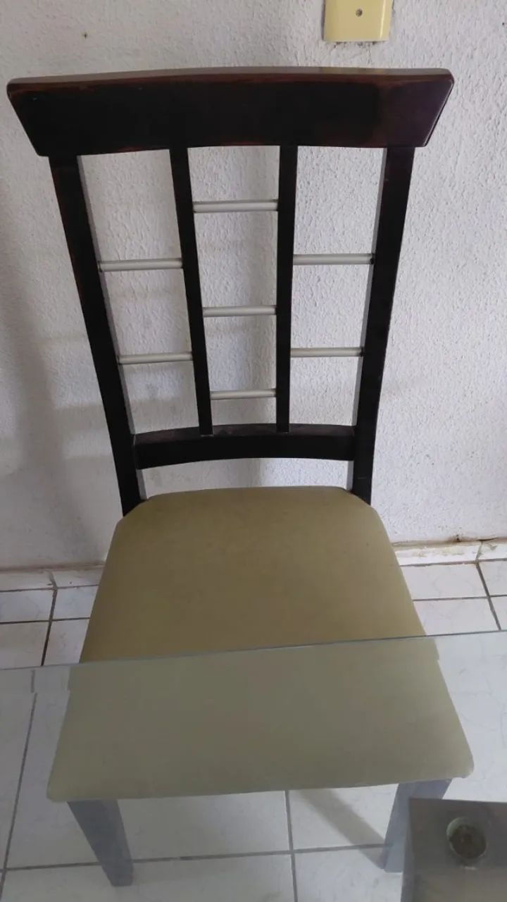 Mesa de jantar em vidro + 7 cadeiras + centro de mesa - Foto 2
