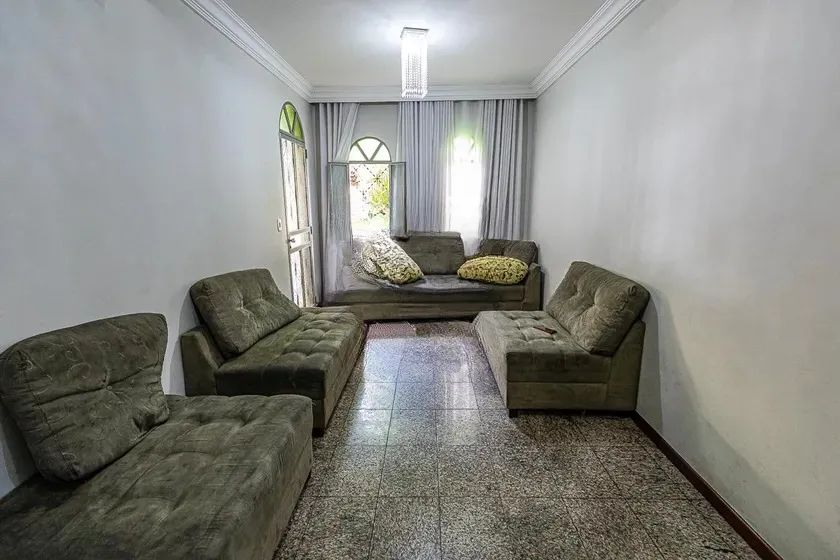 Casa à Venda - Floramar, 7 Quartos, 360 m2