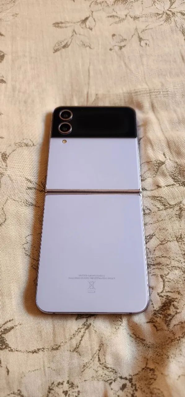 Galaxy Z Flip 4 - Foto 3