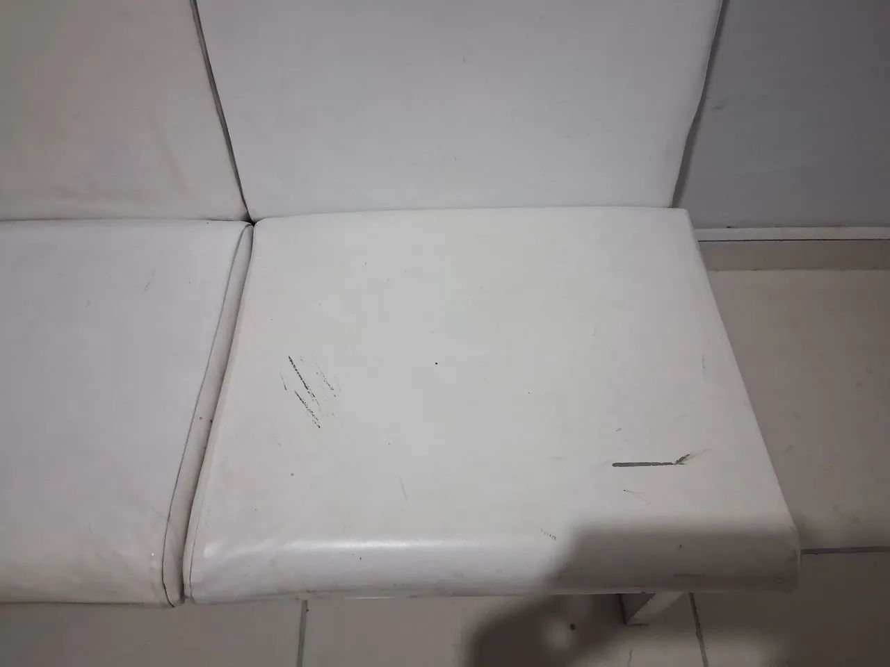 Sofá branco de 3 lugares - Foto 3