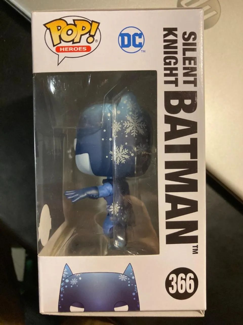 Funko Pop DC Batman Silent Knight 366 Special Edition - Foto 2