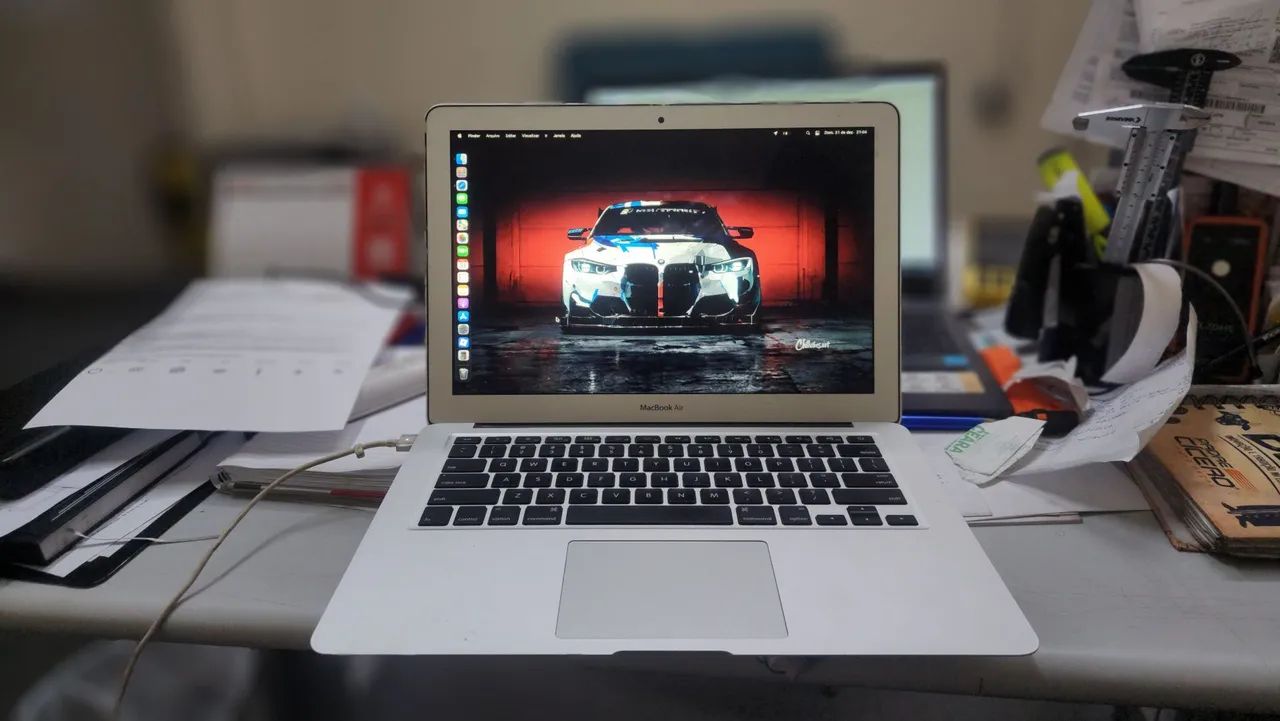 MacBook Air 13" - Ótimo Estado + Carregador Original MagSafe