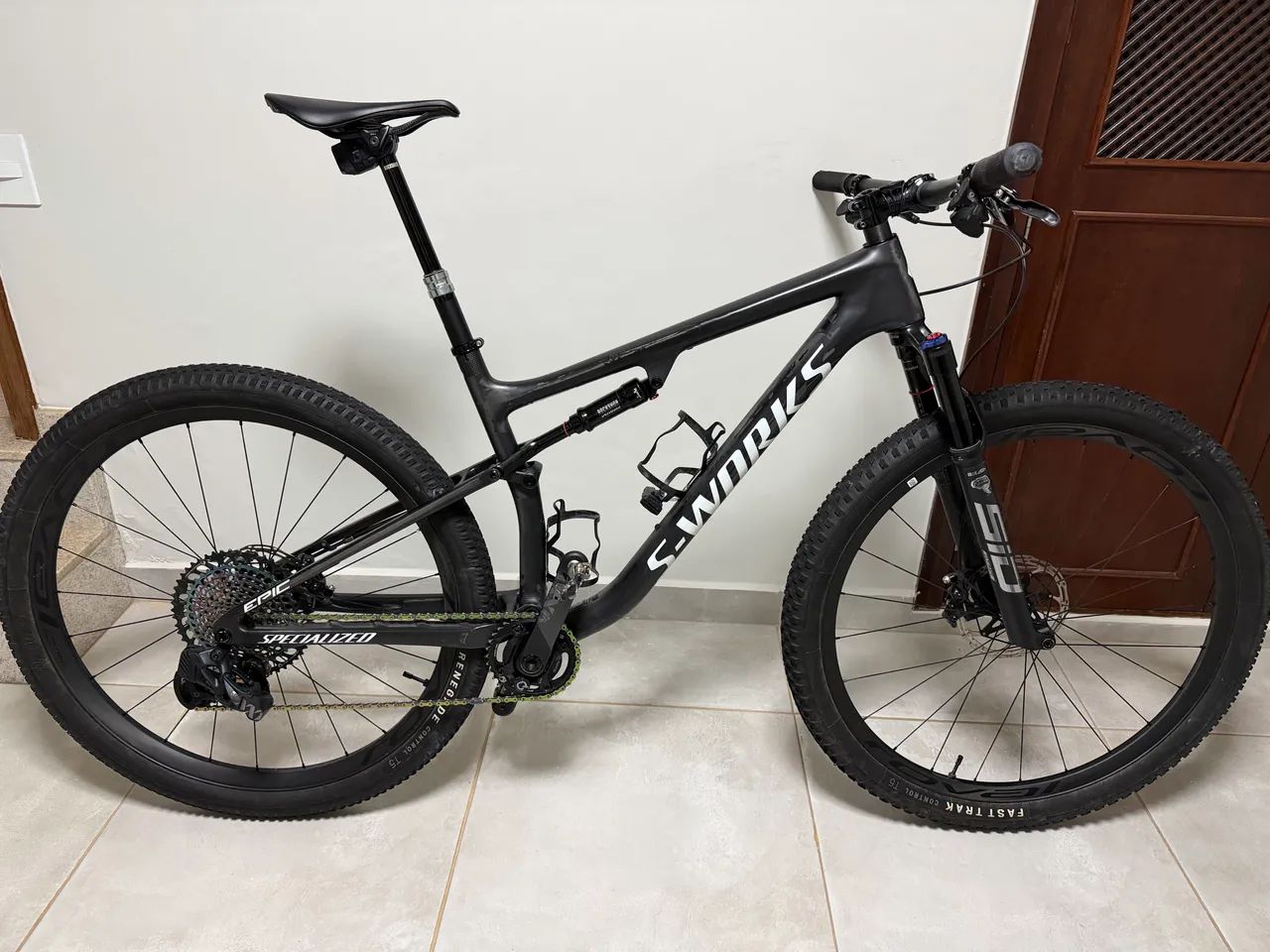 Specialized Epic Sworks 2023 IMPECÁVEL - Foto 5