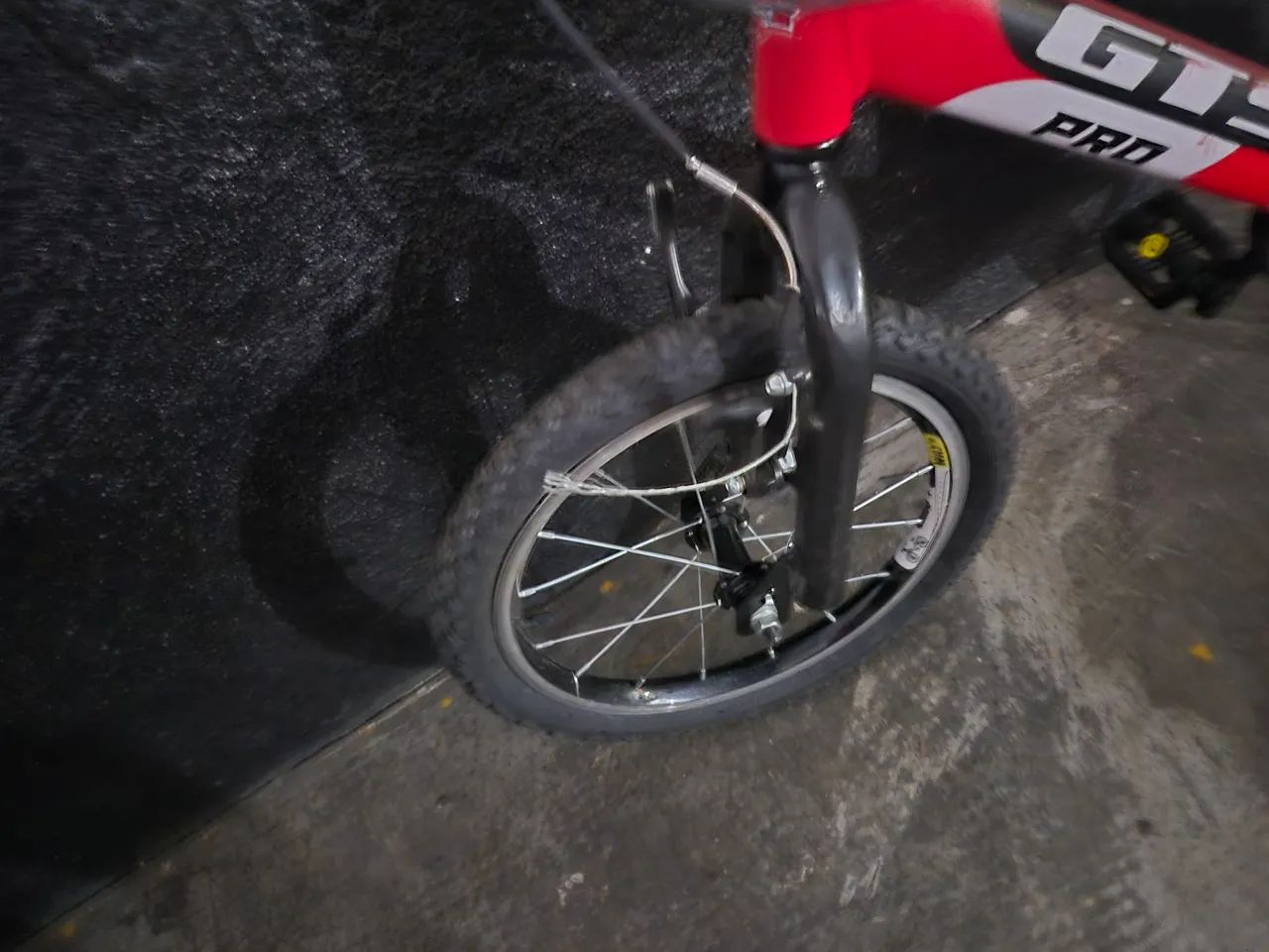 Bicicleta infantil com rodinhas - Foto 4