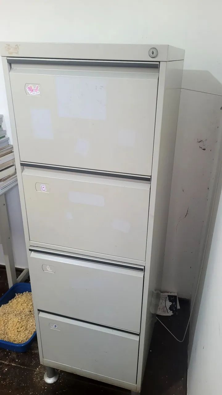 Arquivo de Aço com 4 gavetas
