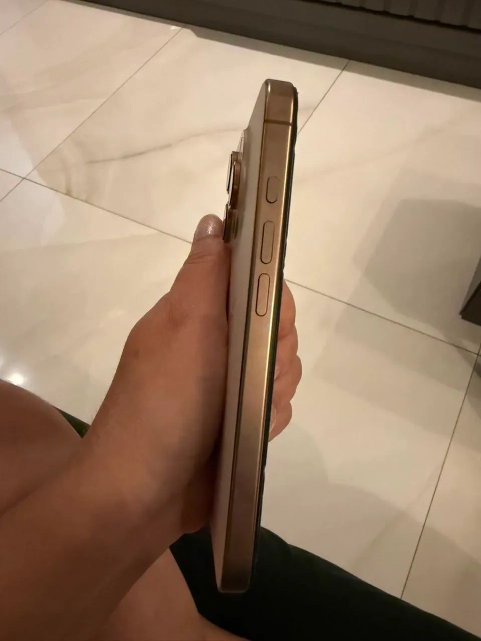 iPhone 16 Pro - Foto 2
