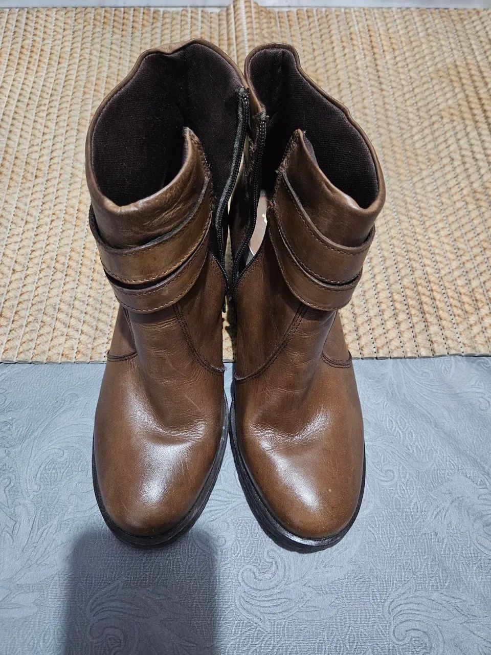 BOTA FEMININA MARROM - Foto 2