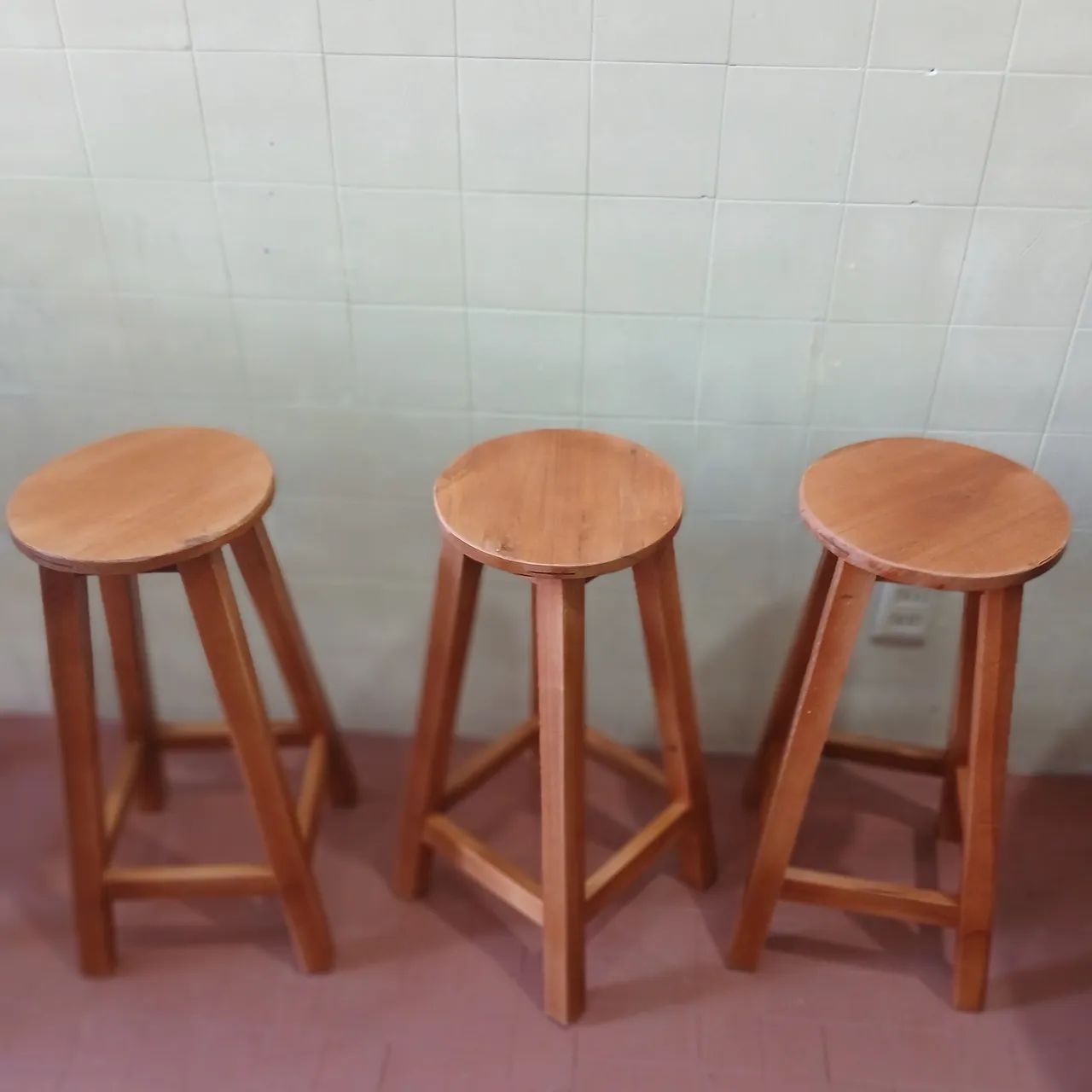 Banqueta de madeira 