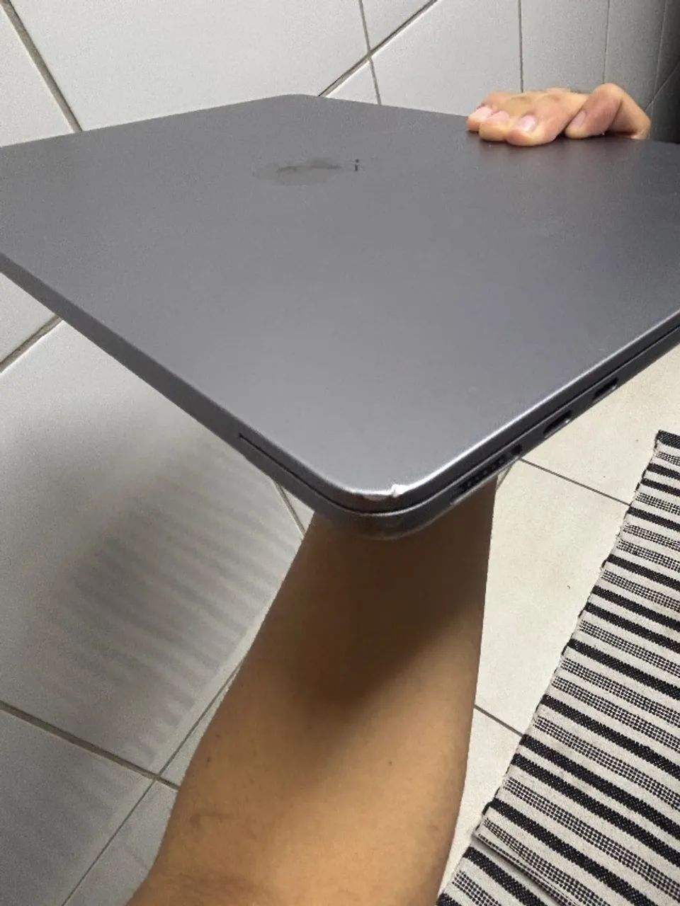 MACBOOK M2 8GB - Foto 2