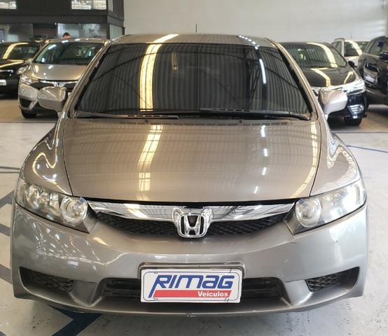 Honda Civic 1.8 LXS automático