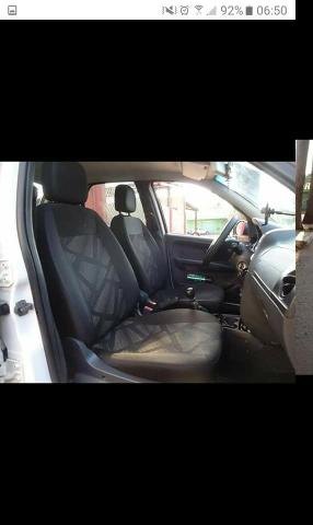 Vendo Palio 2016 Completo com 42 mil km rodados super conservado unica dona - Foto 4
