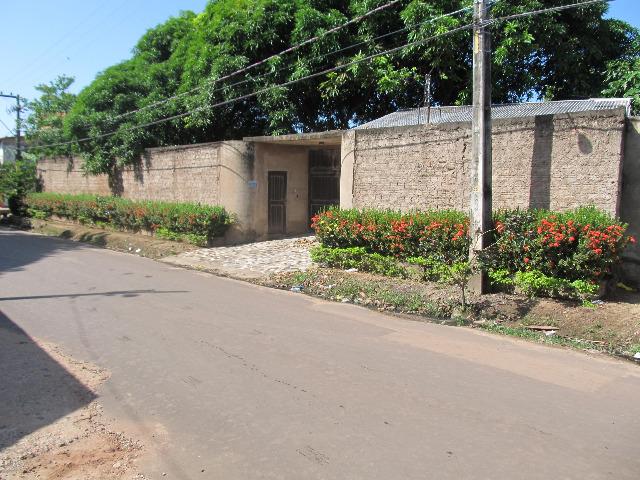 Vende -se Um terreno No Altos do Calhau