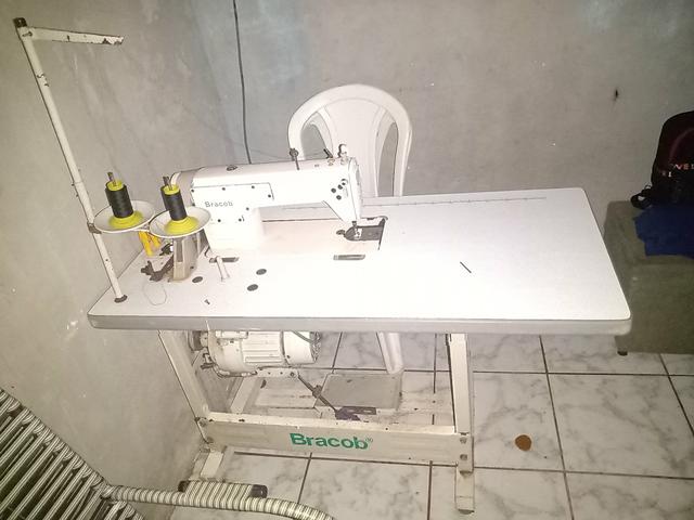 Vendo uma máquina de costura reta tá nova