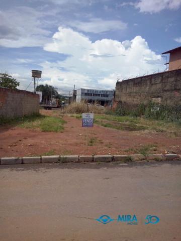Terreno em rua - Bairro Rodoviário em Goiânia