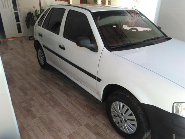 Vendo gol 2006 com ar todo original de fabrica falar com Robériozap - Foto 2