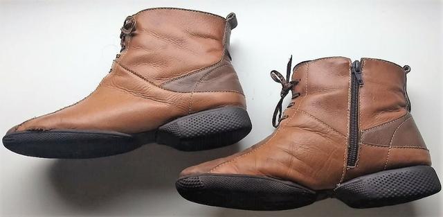 Bota de Couro J.Gean | Precisa Conserto | Tamanho 37 - Foto 2