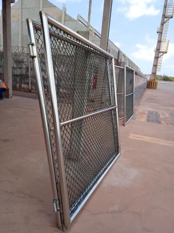 Portão em inox com tela 4 x 2 mt - Foto 2