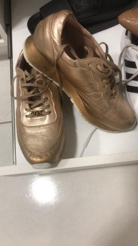 Vendo Tênis Carmem Stefans 34 - Foto 2