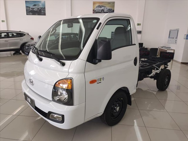 HYUNDAI HR 2.5 LONGO SEM CAÇAMBA 4X2 16V 130CV TUR