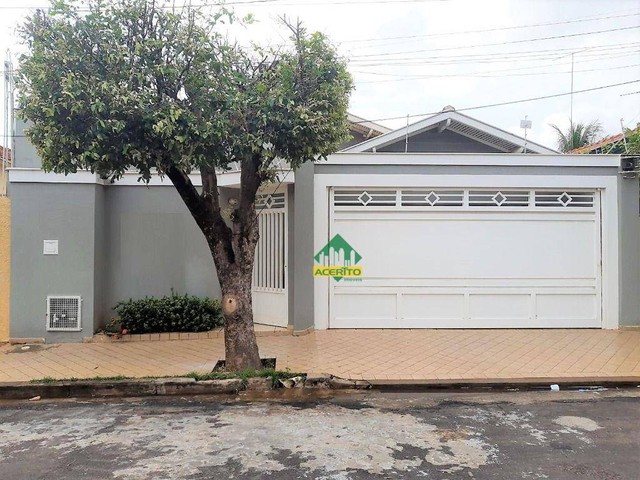 Casa com 3 dormitórios à venda, 179 m² por R$ 380.000 - Jussara - Araçatuba/SP