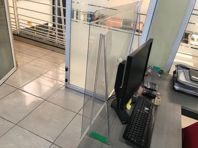  Proteção de acrílico covid para atendimento.  - Foto 3