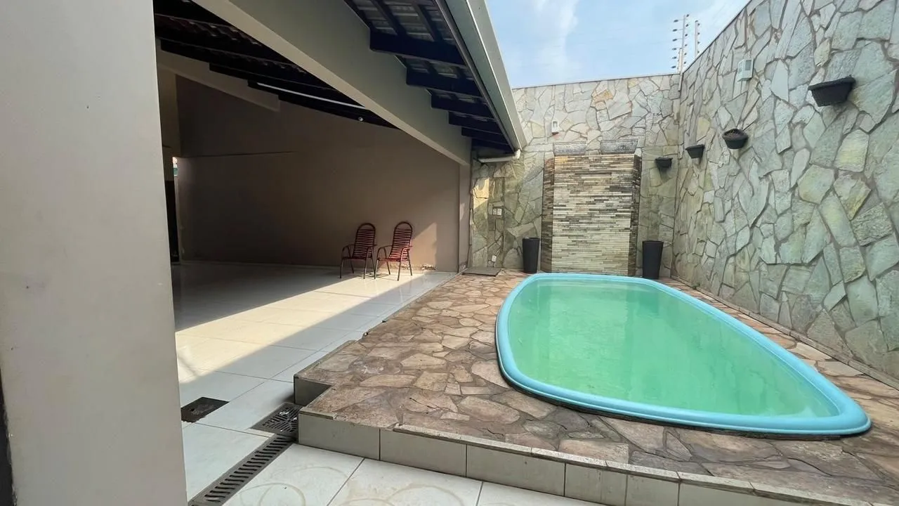 Casa no centro de varzea grande .maravilhosa centro de vg R$650mil reais..
