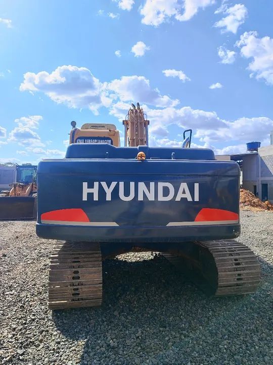 Escavadeira Hyundai r220-9s 2014 - Foto 2