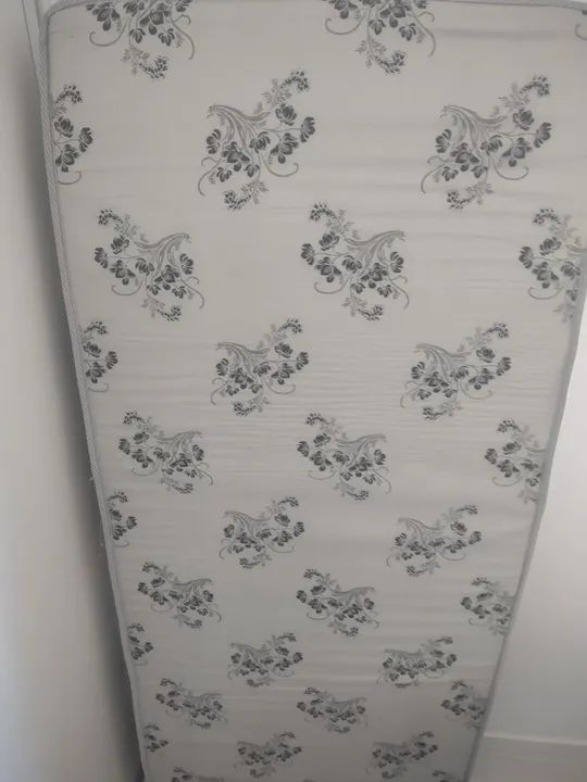 De 280 por 150,00.  Colchão de solteiro - Usado 2x - Foto 2