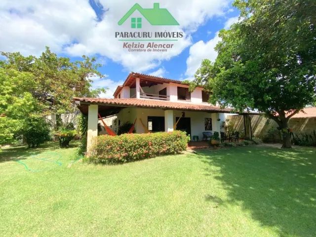 Vendo belíssima casa com piscina e cinco quartos no Paracuru.