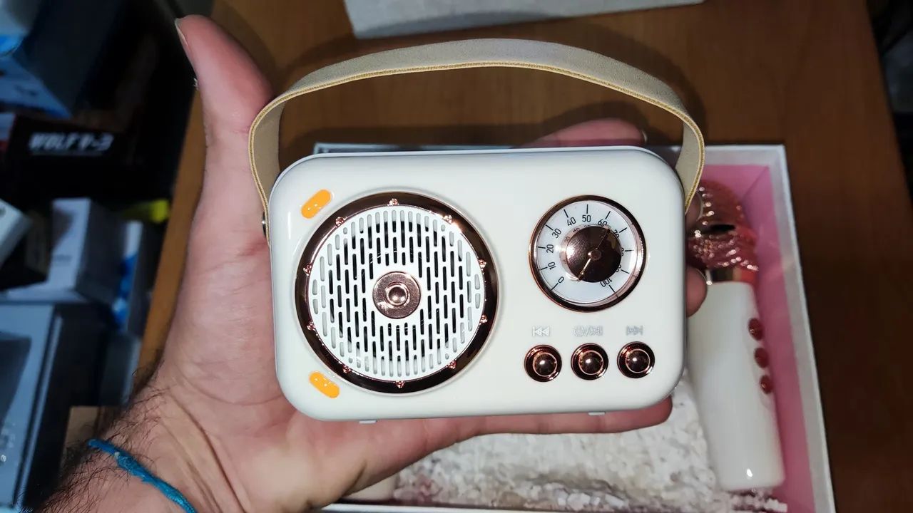 Mini Karaokê retrô com 2 microfone sem fio vintage - Foto 2