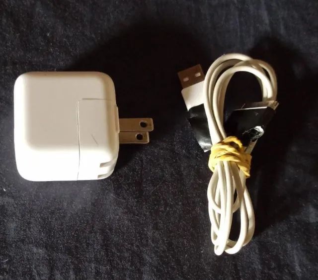 Adaptador Apple Original Branco 12 Volts
