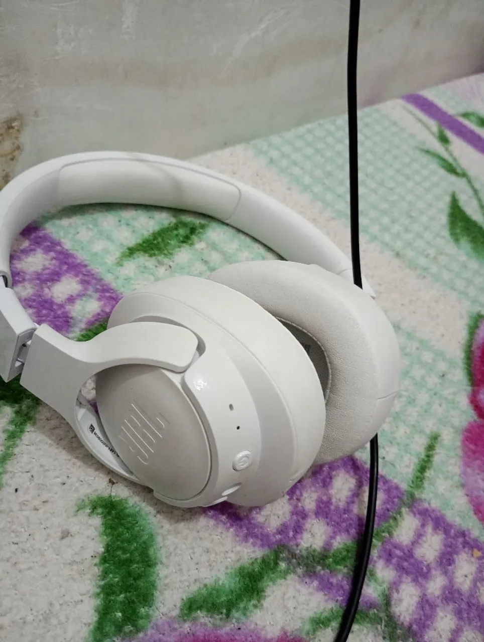 Fone de ouvido JBL branco