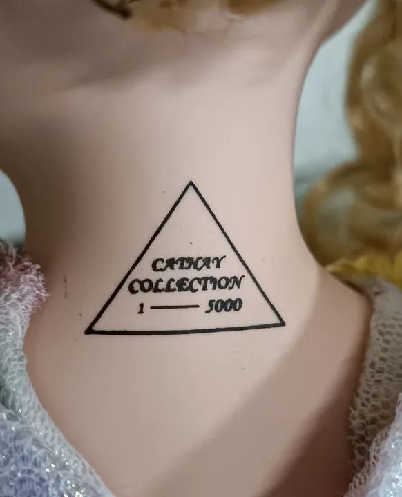 Boneca de Porcelana Vintage. Fada no balanço. Coleção Cathay Tam, 42 cm - Foto 4