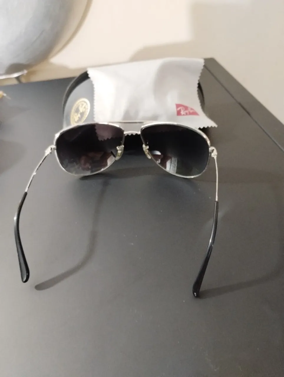 Óculos sombra Ray ban . Leia o anúncio
