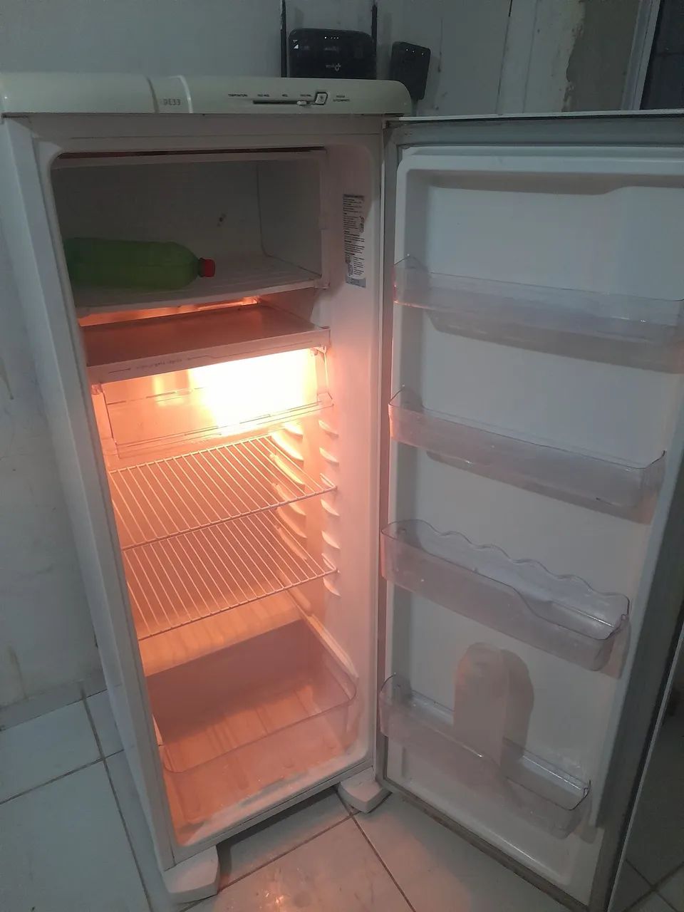 Vende-se geladeira Electrolux bem conservada  - Foto 4