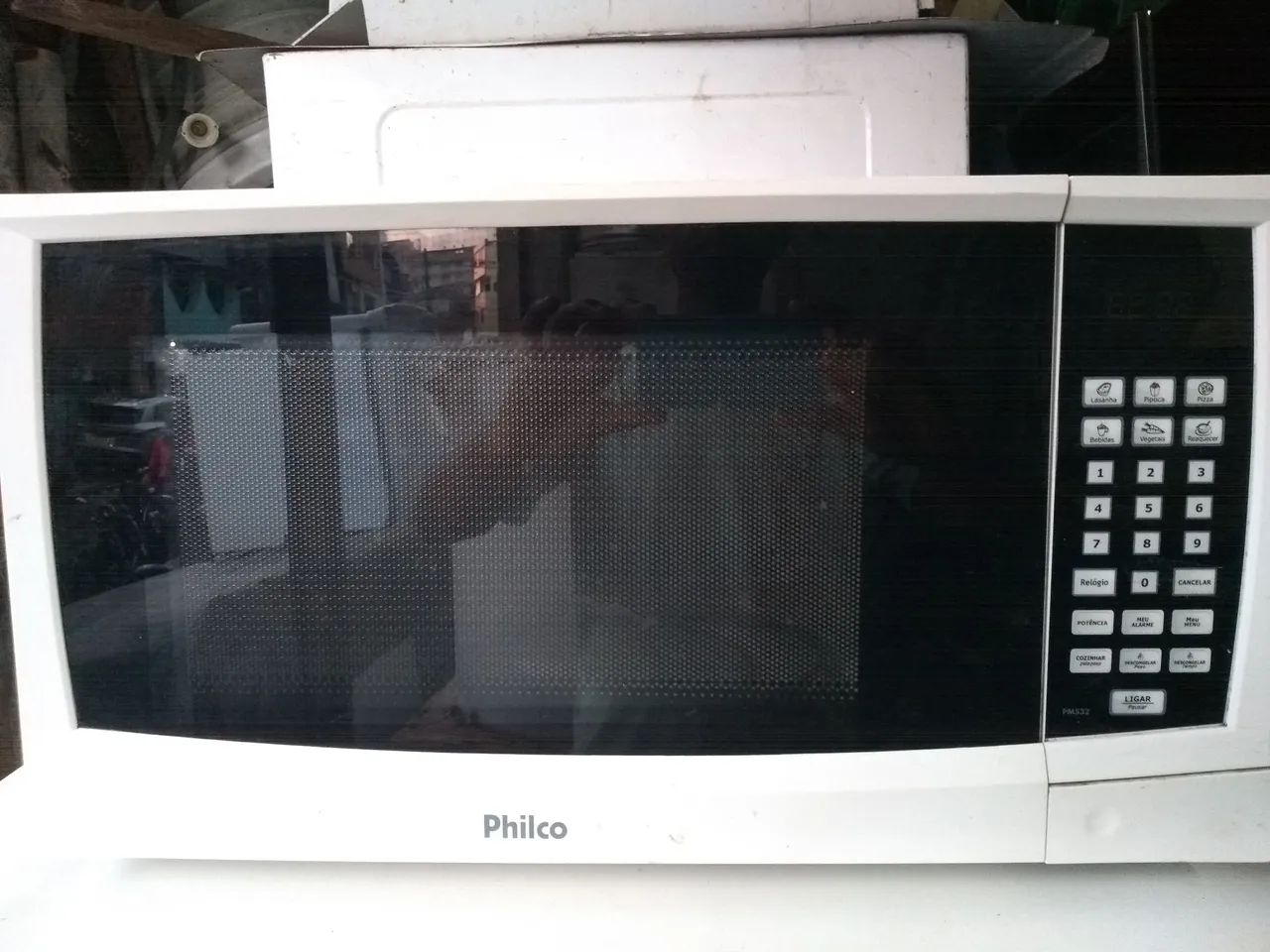 Micro-ondas Philco PM32 - Funcional e Prático!