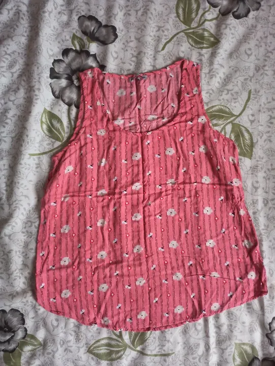 Blusa feminina rosa com estampa floral - Tamanho 38