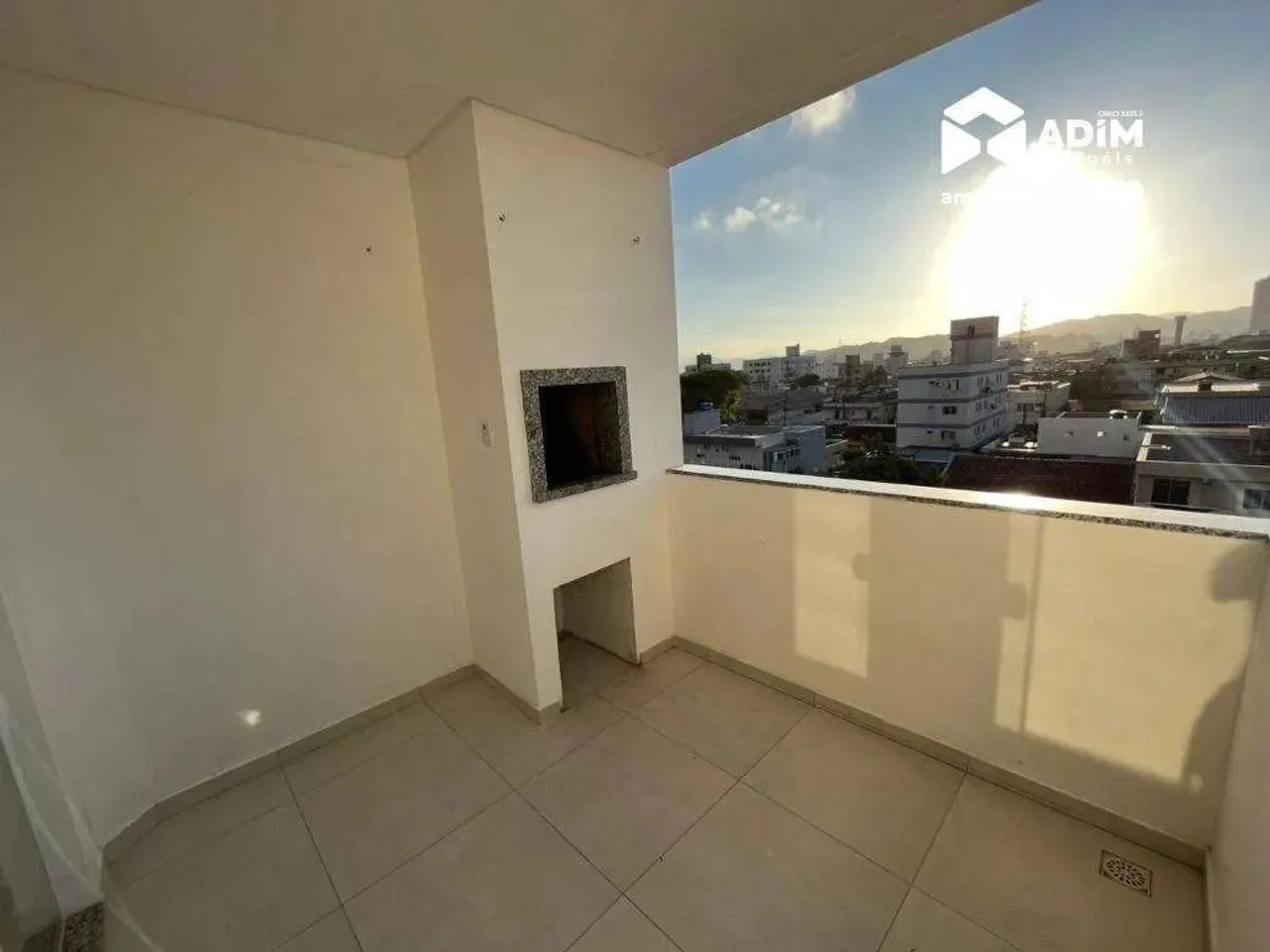 Aluguel anual: Apartamento de 2 quartos em Balneário Camboriú