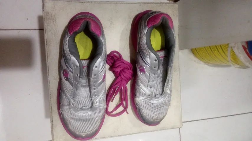 Tênis rosa e preateado D importado . - Foto 3
