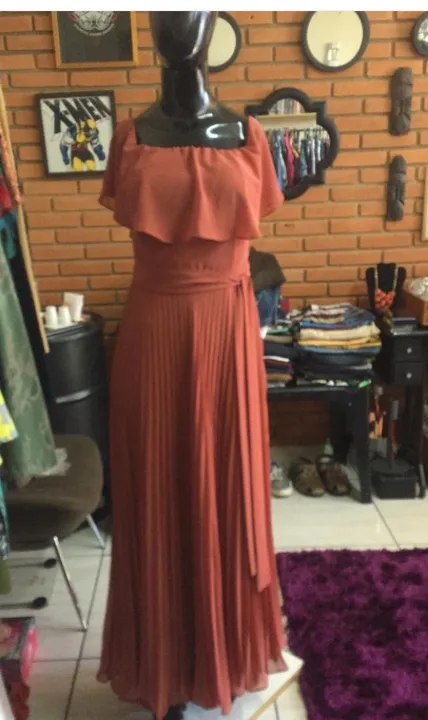 VESTIDO COM SAIA PLISSADA